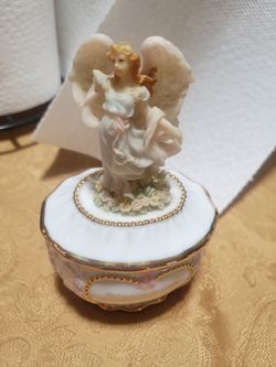 HOPE Seraphin Angelic Inspirations 2002 Heirloom Music Box Wind Beneath My Wings