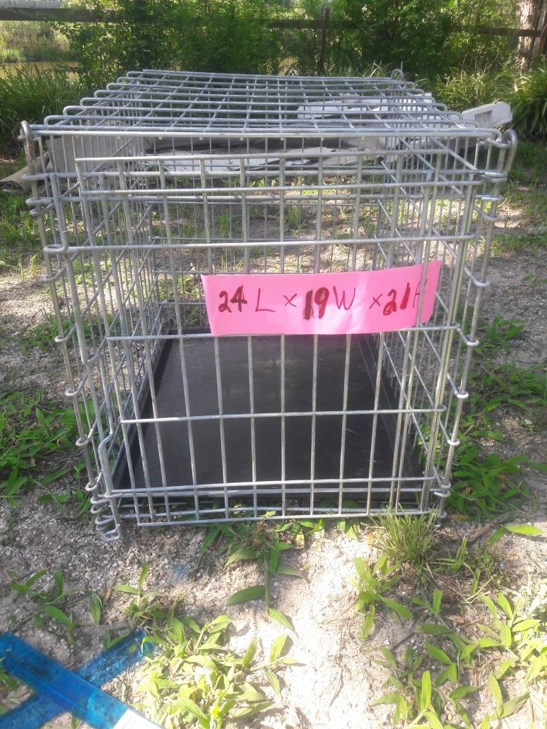 Dog crate with tray. $20