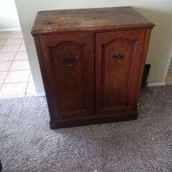 cabinet / tv stand 