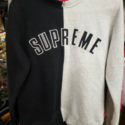 Excellent Condition  AUTHENTIC SUPREME sweater 