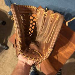 12.75 Inch Nokona Baseball Glove 