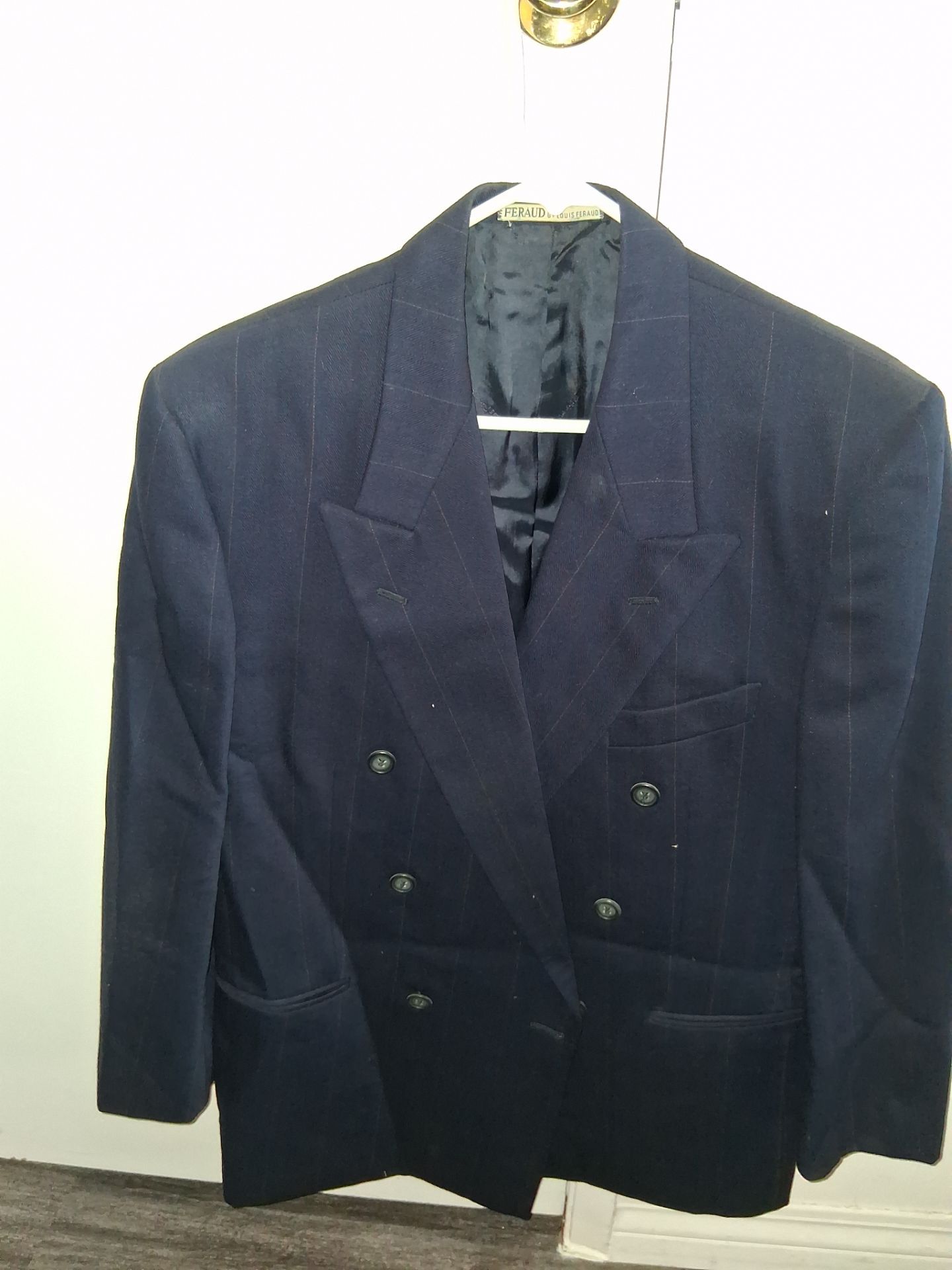 Men's suit coat $3 Cypress