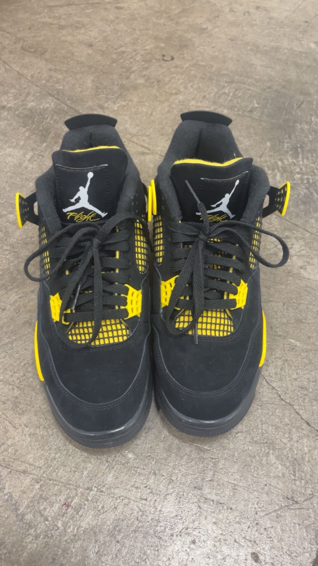 Air Jordan 4 Retro “Thunder” 2023