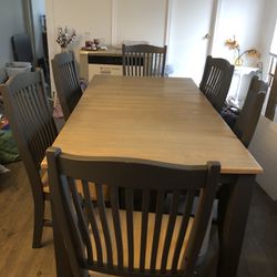 High quality dining table with 4