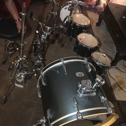 Brand New Drum set Never Used