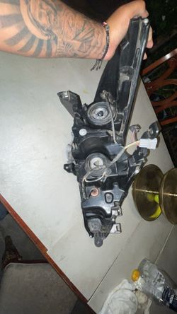 2016 Nissan Altima headlight
