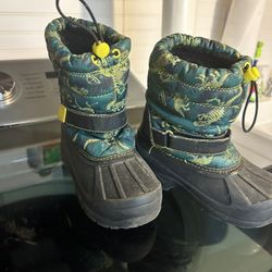 Toddler 10 Snow boots 