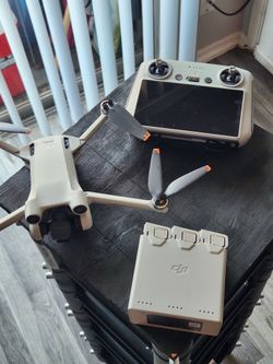 DJI Mini 3pro, fly more combo.
