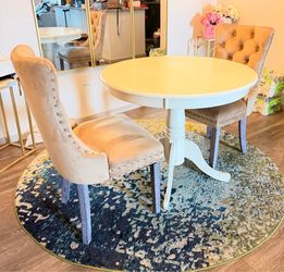 Dining  Table   2- Chairs Like New