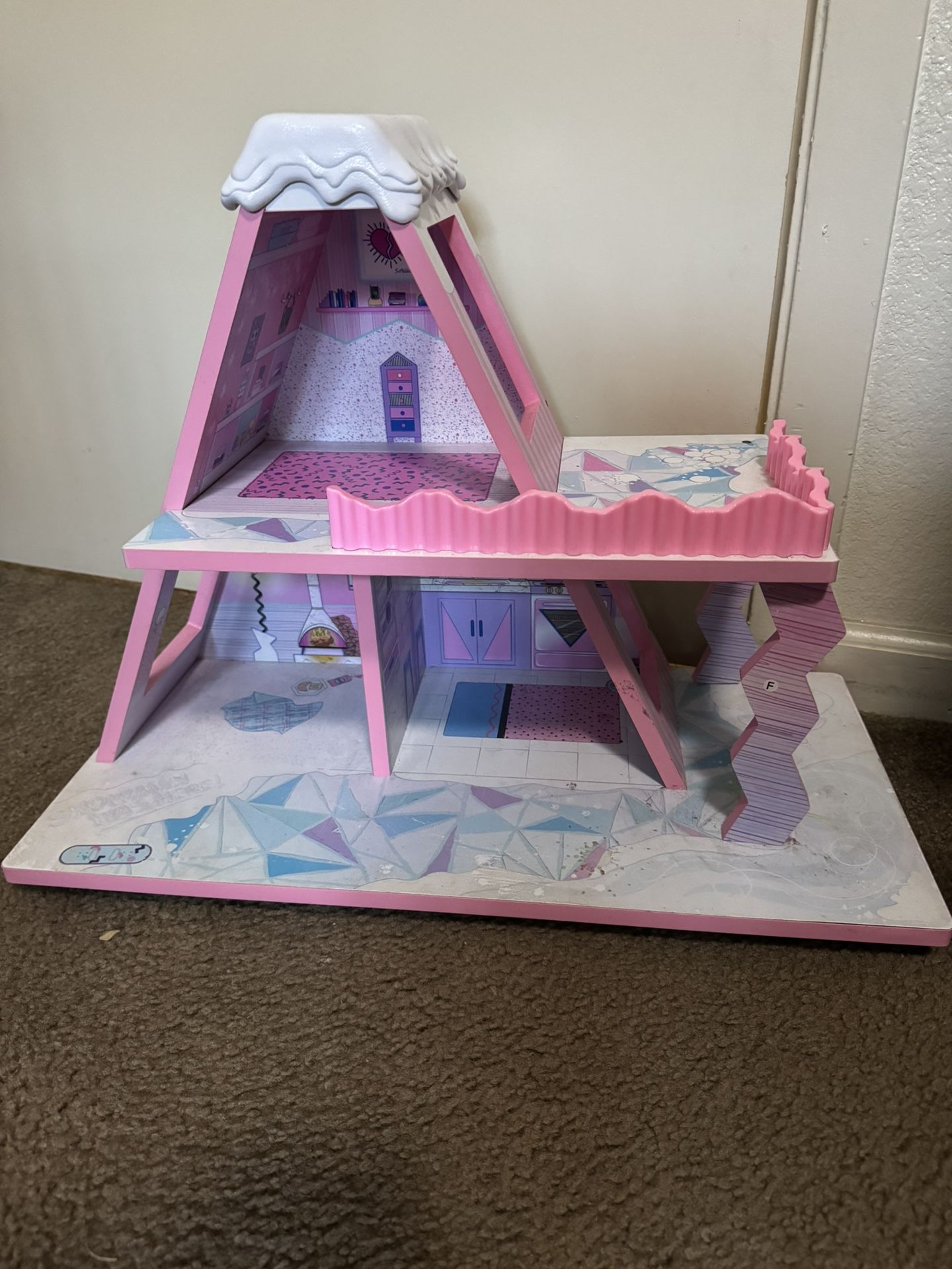 Toy dollhouse