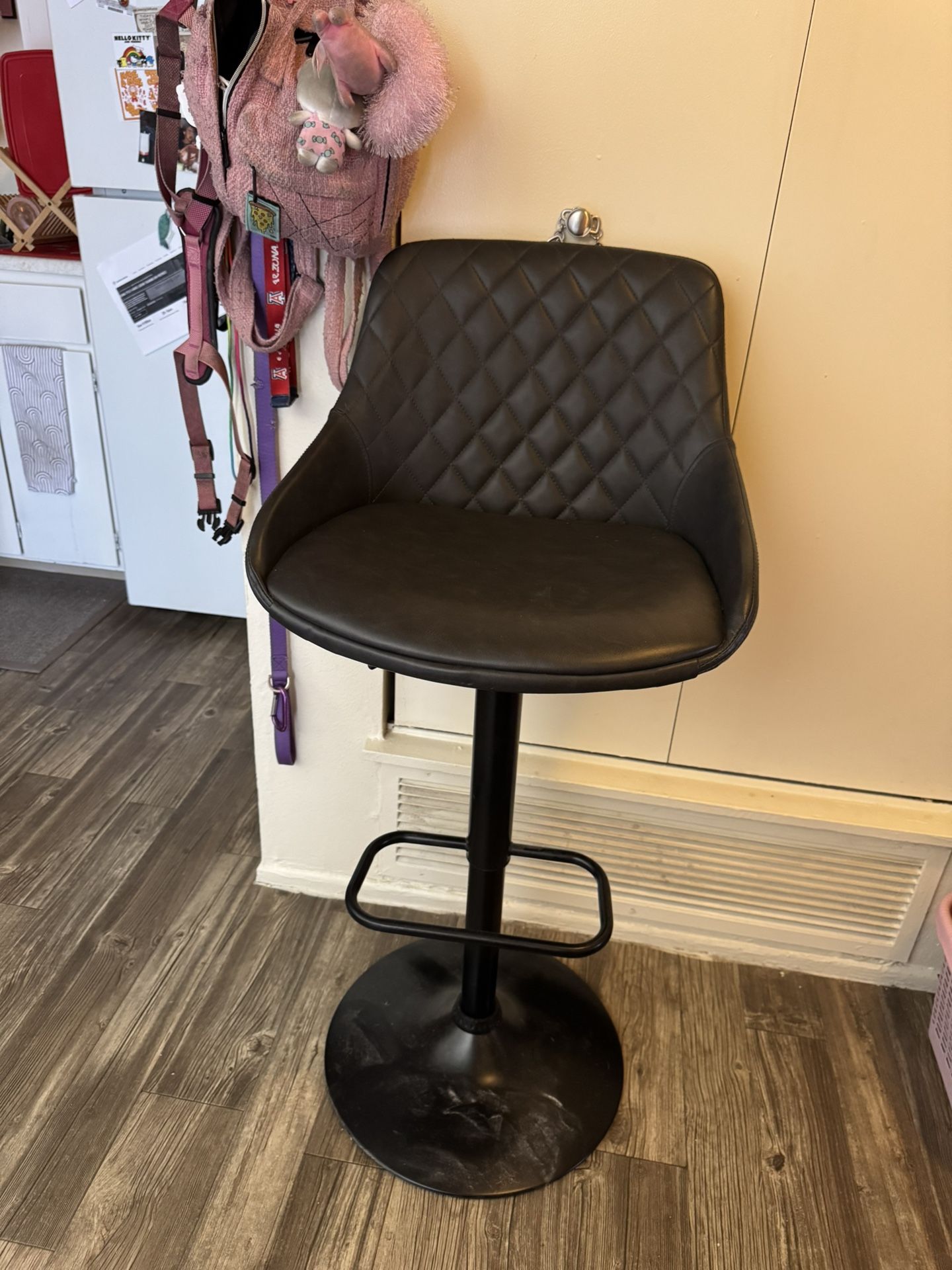 Black salon chair