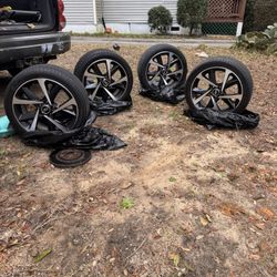 4 19 inch 2021  Hyundai Sonata rims aluminum wheels with 3 quarter inch tread tires 