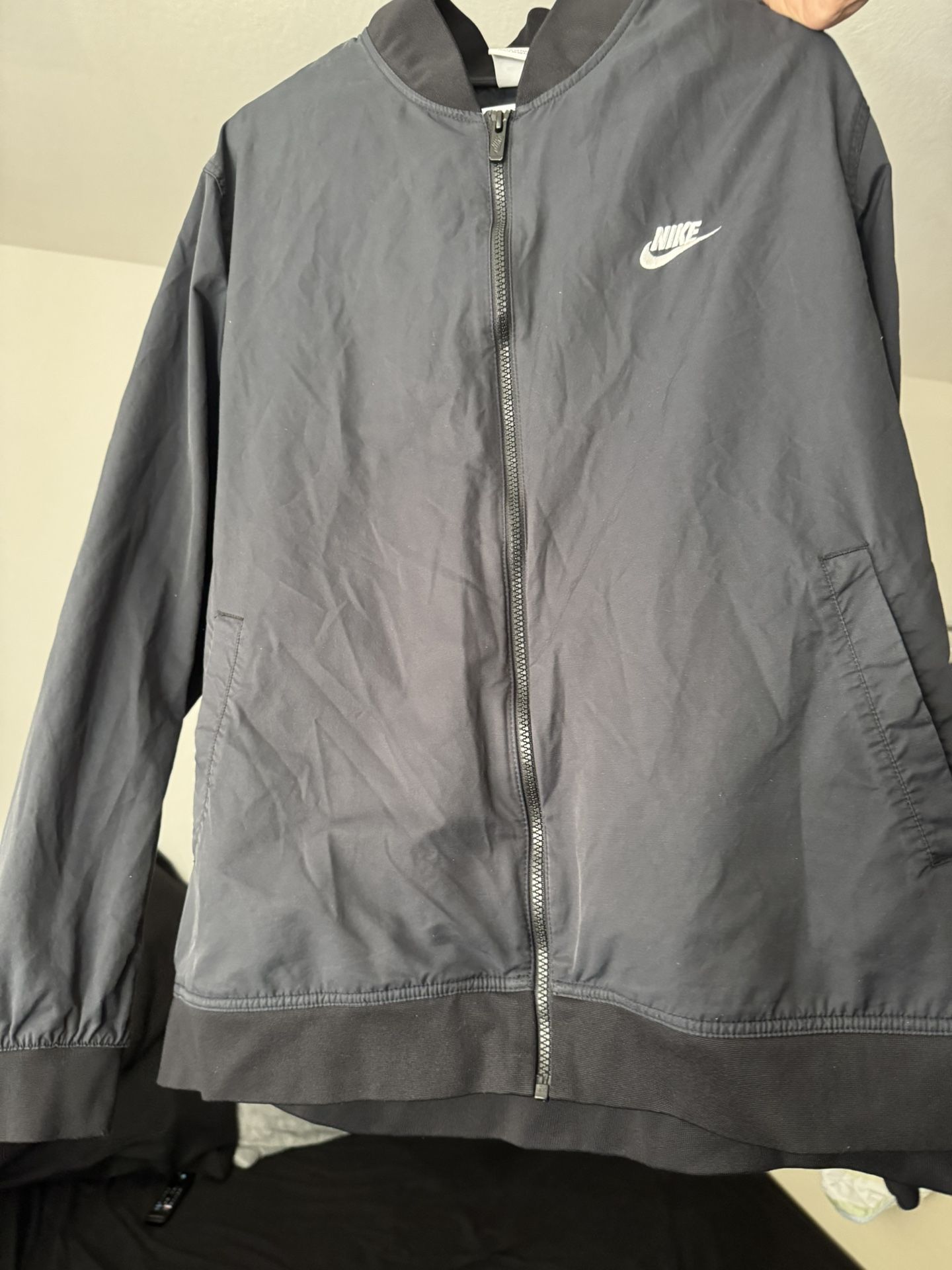 Nike Mens Woven Unlined Bomber Jacket