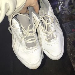 Free shoes Reebok size 9