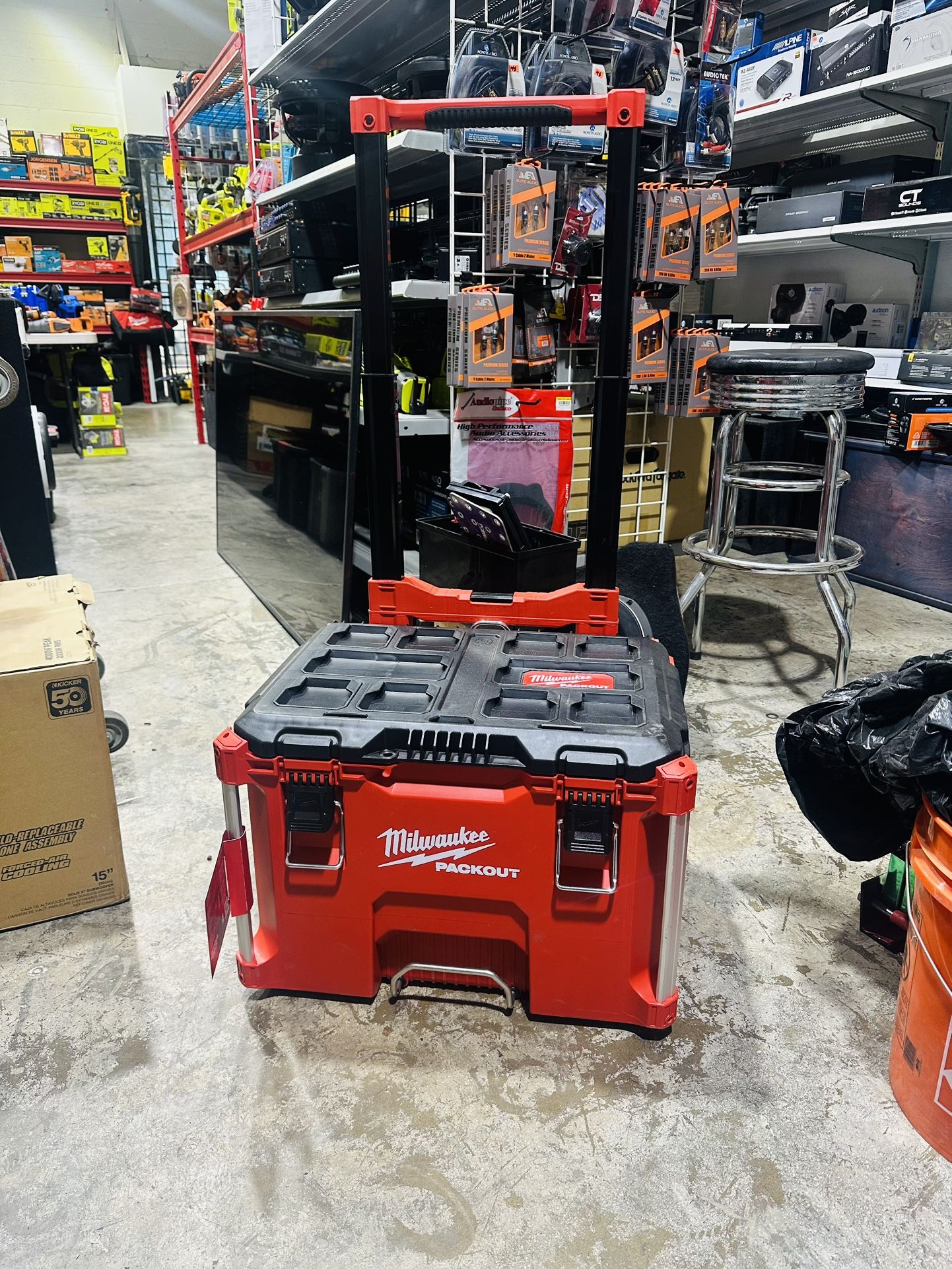 Milwaukee PACKOUT 22 in. Rolling Modular Tool Box Low Profile Handle