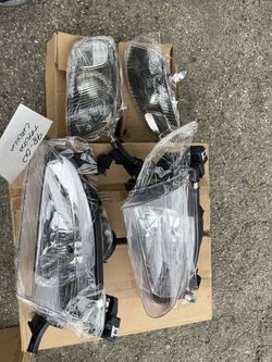98-00 Toyota Corolla Headlights And Corner Lights