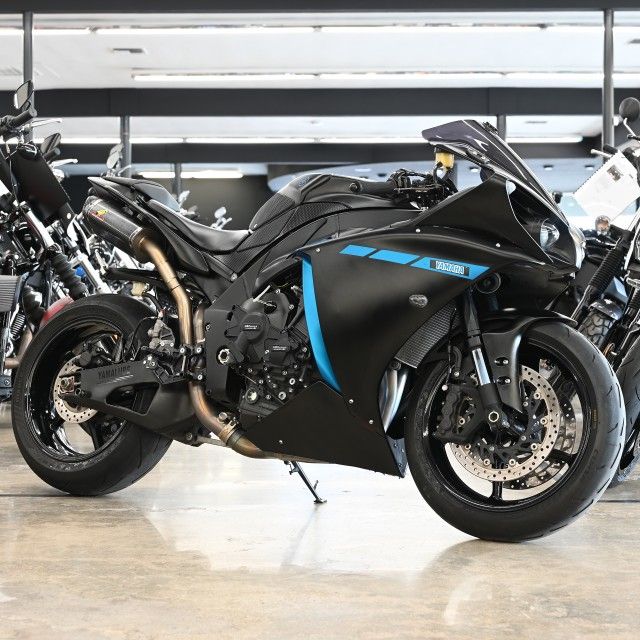 2014 YAMAHA R1