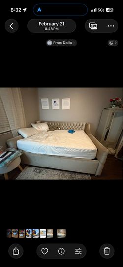 Rooms to go Daybed beige (Full size)
