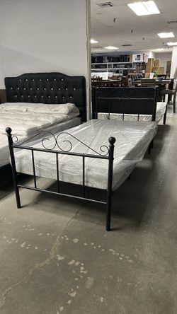 Twin bed w/mattress