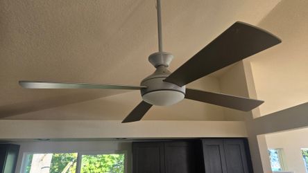 Free 52" ceiling fan