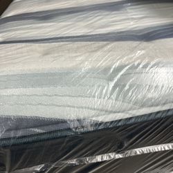 Super Huge Queen Mattress And Boxspring Sale