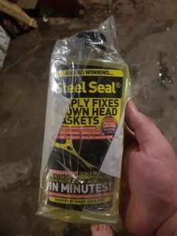 Head gasket leak sealer