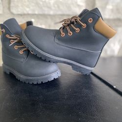 Official Supply kids Boots ( pick up only ) read description for Size