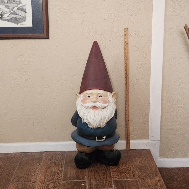 Gnome Statue