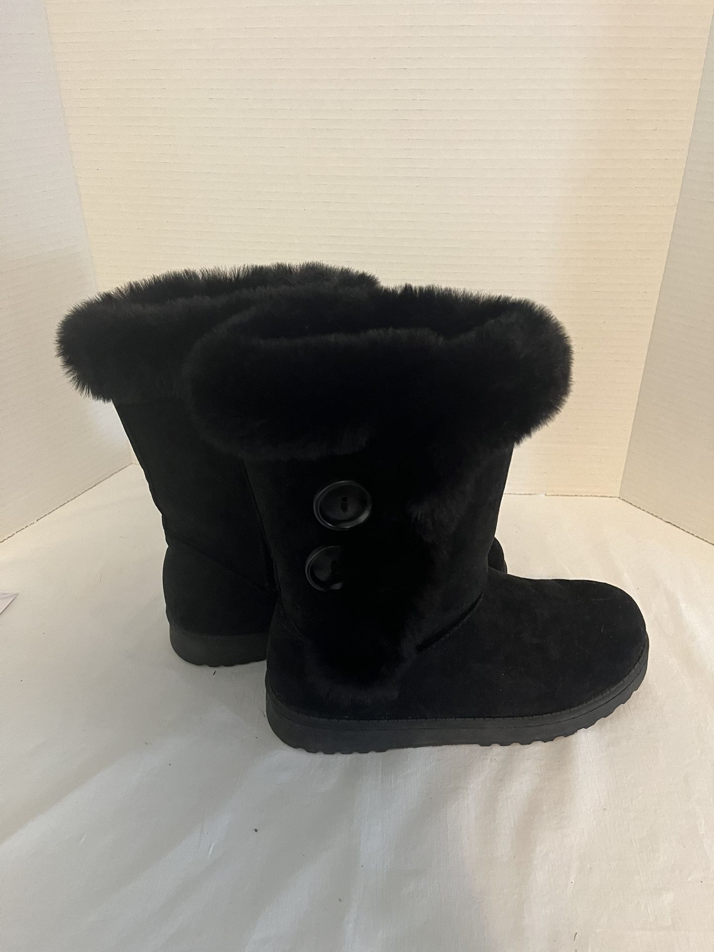 Kohls Womens Boots Black Suede Size 6 Faux Fur Lining Winter Button Loop