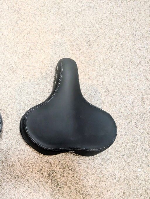 Schwinn Comfort bike Seat (Like New)