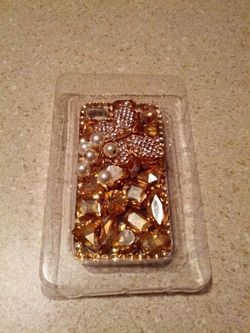 Brand new jeweled i-phone case .. Beautiful!!