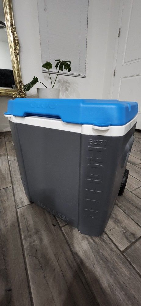 Igloo Cooler On Wheels