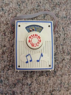 VINTAGE FISHER PRICE RADIO