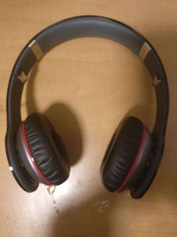 Beats wireless headphones