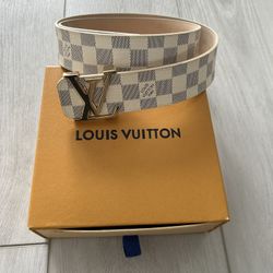 Louis Vuitton Belt size 40