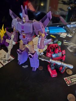 Transformers earthrise cliff jumper and kingdom cyclonus
