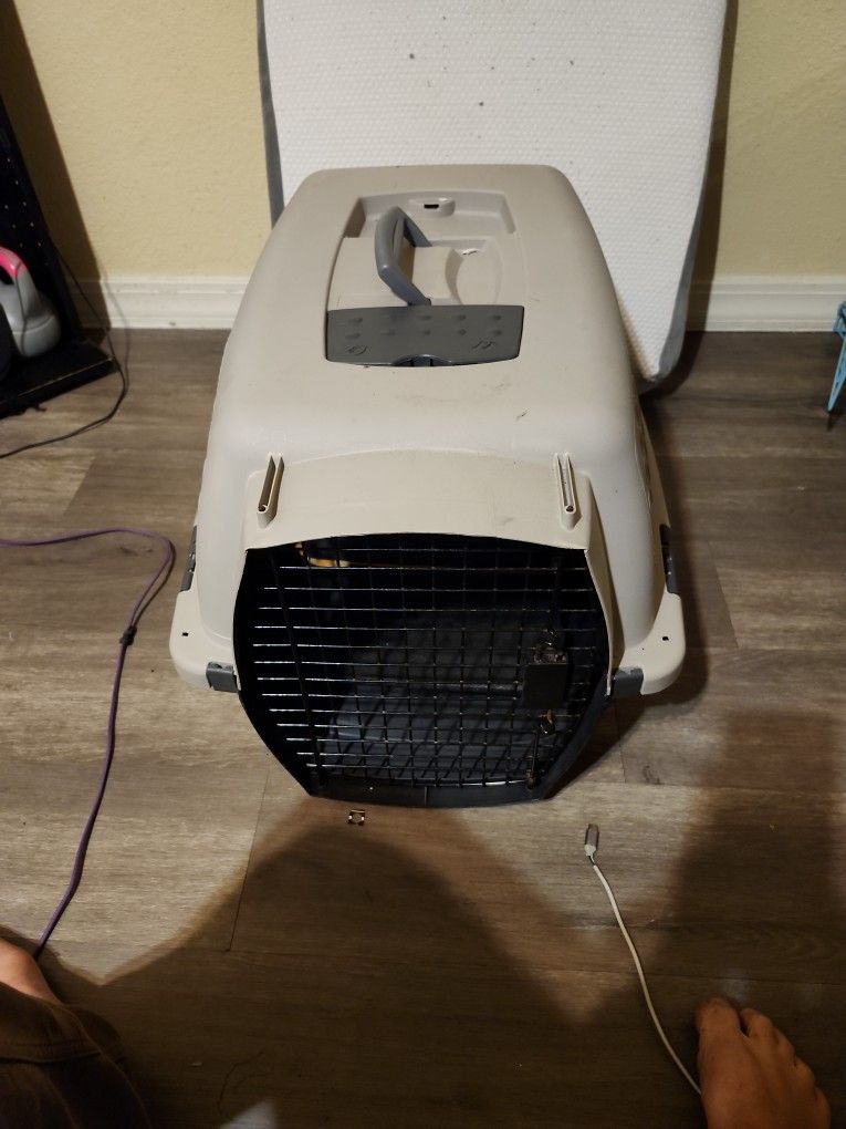 Small To Medium Size Dog Crate