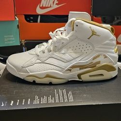 NIKE Jordan MVP Size 10.5 White Gold Asking 120$