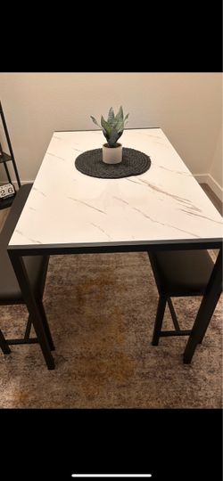 Dining room table