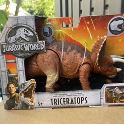 Jurassic World (Triceratops )