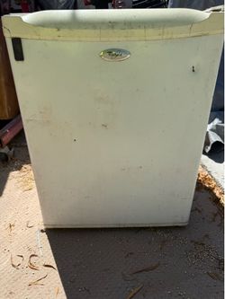 Mini shop fridge