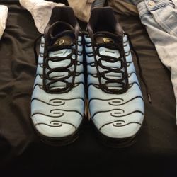 New Nike Air Max Size 9 Never Worn 