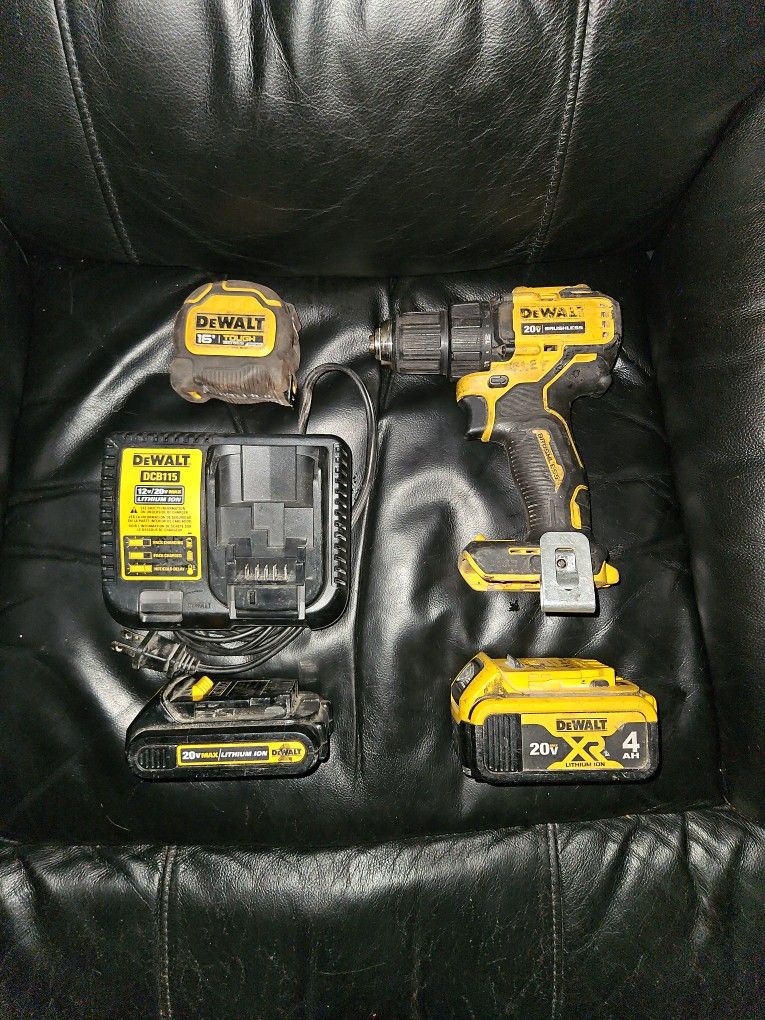 DCD708 Dewalt Atomic Compact Series Cordless Drill
