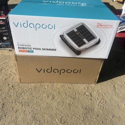 Solar Powered Automatic Robotic Pool Skimmer Cleaner,Solar Pool Surface Cleaner Dual Mode with Navigation Sensor Daytime＆Overnight Continuous Cleaning