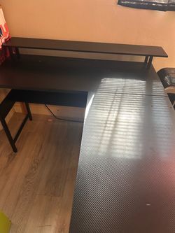 Gamer desk