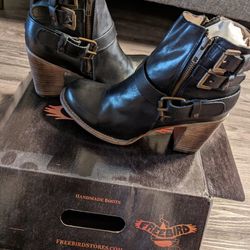 Brand New In Box Size 11 Leather Boots 