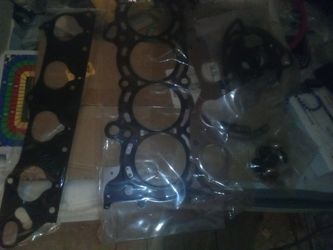 Brand New Unopened Honda K-series engine . The gasket set is compatible with these 2.4L 4-cylinder engines, which were used in