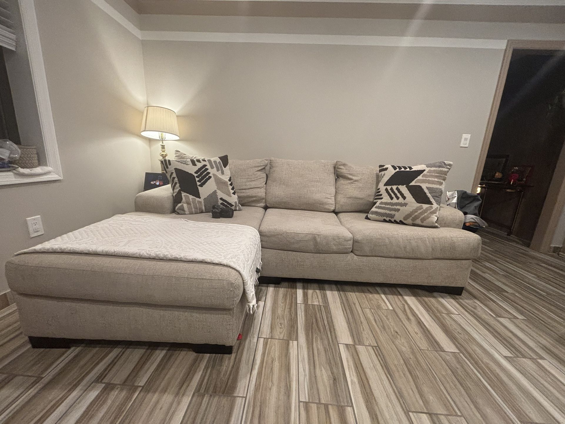 Livingroom/Studio Couch