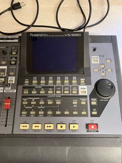 Roland  VS-1880 24 Bit Digital studio workstation - Recording mixer