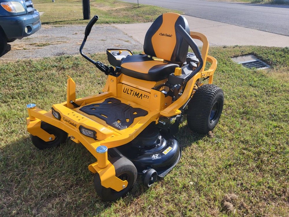 Cub Cadet Zero Turn Lawn Mower